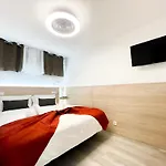 Pool View بلايا ديل إنغلز