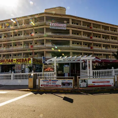 アパート Pool View